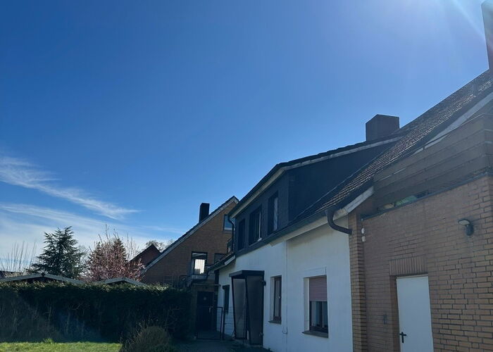 RESERVIERT ! Hamburg kann auch leise – Dachgeschosswohnung mit Grünblick - käufercourtagefreiRESERVIERT ! Hamburg kann auch leise – Dachgeschosswohnung mit Grünblick - käufercourtagefrei
